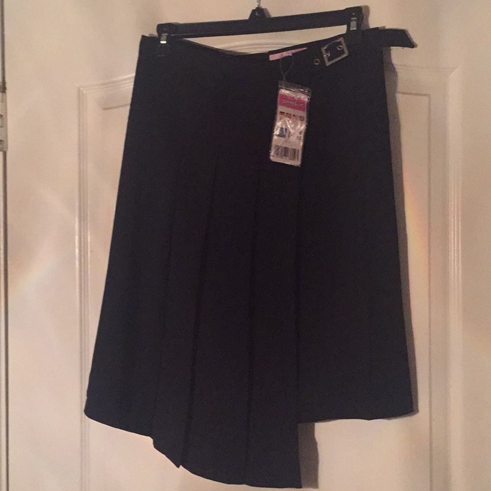 Pleated skirt